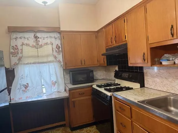 Saint Albans, NY 11412,20516 115th DR