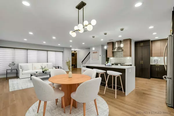Roslyn, NY 11576,48 Chestnut Hill