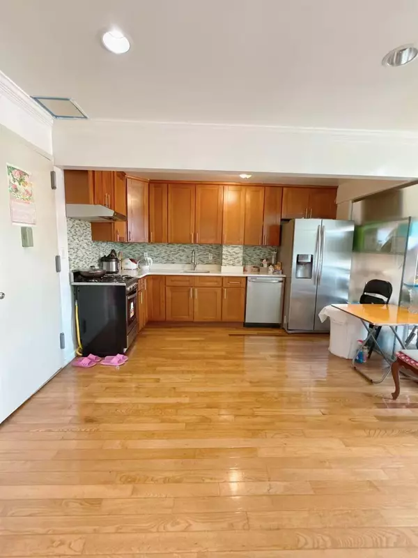 Flushing, NY 11354,149-06 Northern BLVD #304