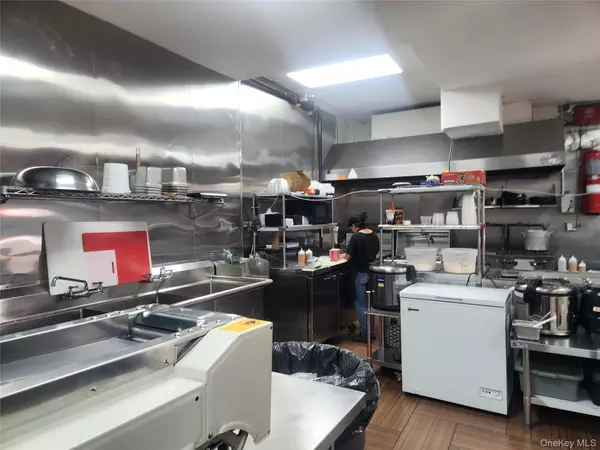 Long Island City, NY 11101,38-70 10th St