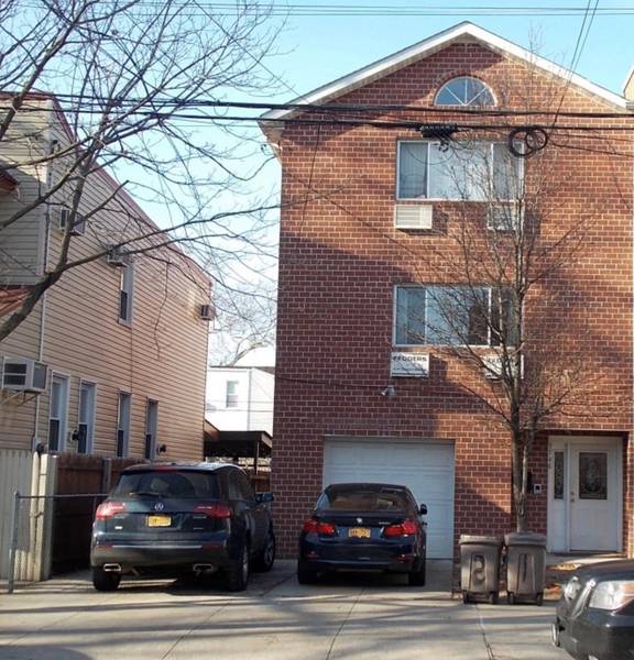 7746 79th ST, Glendale, NY 11385