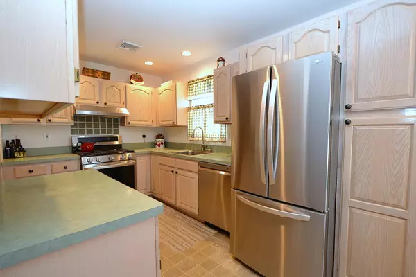Manorville, NY 11949,5188 Village CIR