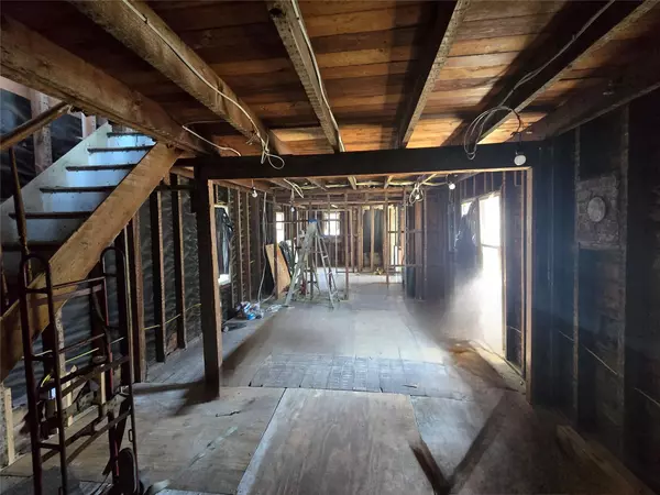 Patchogue, NY 11772,31 Union Ave