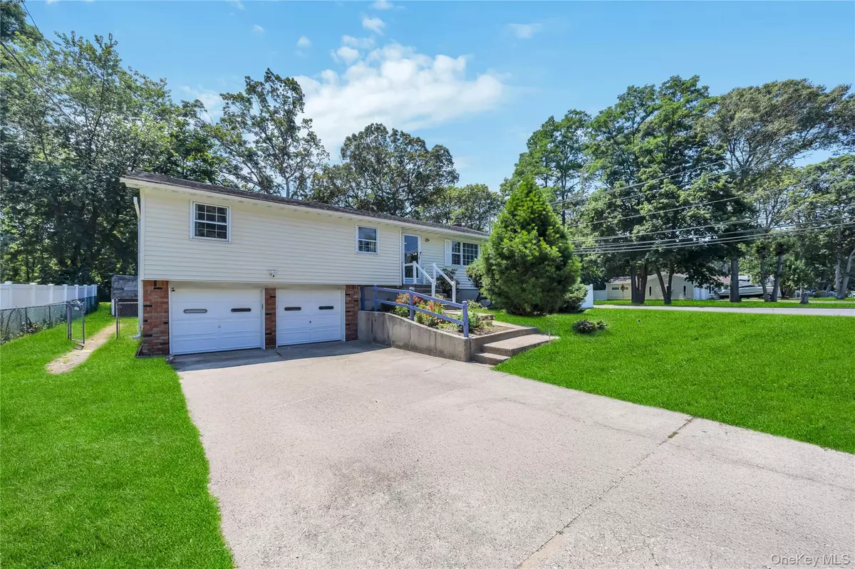 Centereach, NY 11720,30 Somerset ST