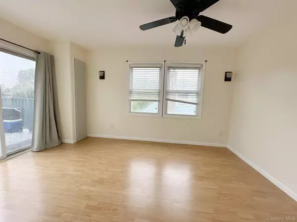 Lindenhurst, NY 11757,203 29th ST