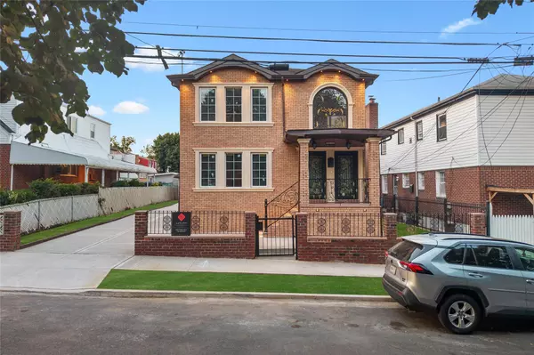 Springfield Gardens, NY 11413,22111 136th AVE
