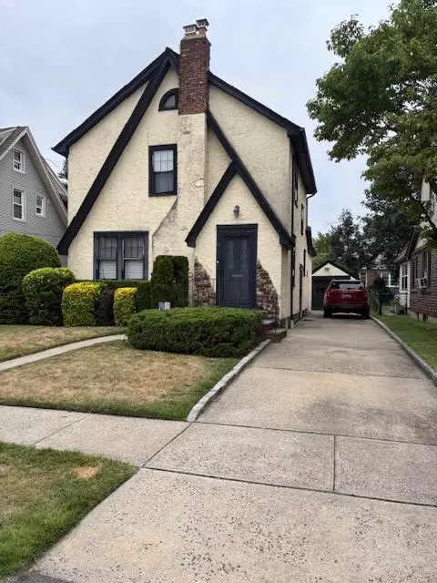 Lynbrook, NY 11563,61 Harvard AVE