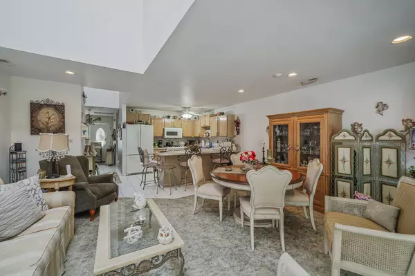 Manorville, NY 11949,158 Gothic CIR