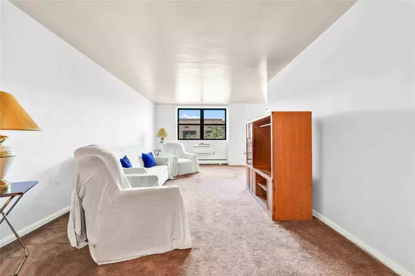 Corona, NY 11368,99-30 59th AVE #6K