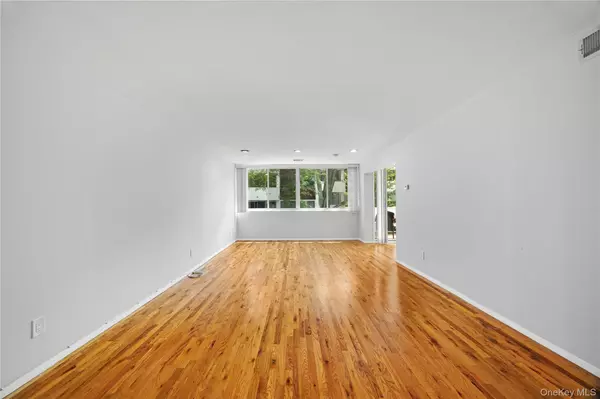 Hartsdale, NY 10530,423 Colony DR