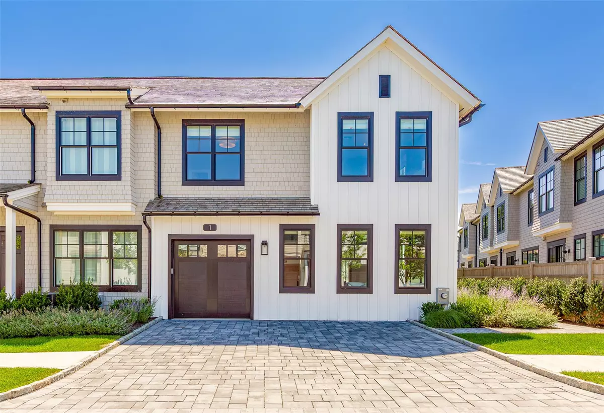 Water Mill, NY 11976,1 Spruce CT