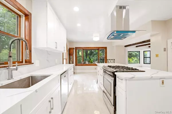 Muttontown, NY 11732,1101 Jericho Oyster Bay Road