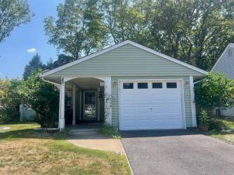 190 Edinburgh DR #190, Ridge, NY 11961