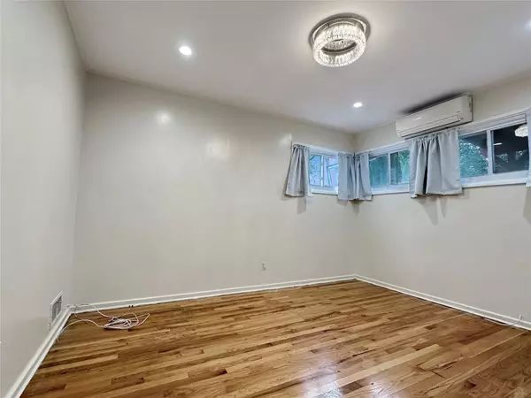 Hicksville, NY 11801,245 Dartmouth DR
