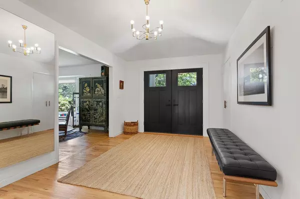 Port Jefferson, NY 11777,2 Soundview DR