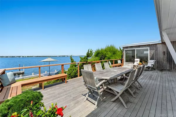 Westhampton Beach, NY 11978,124 Point RD