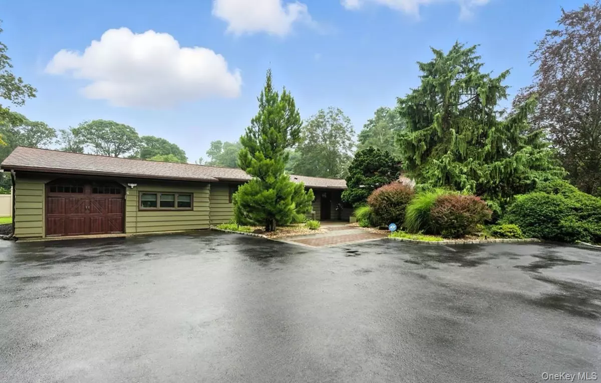 Smithtown, NY 11787,24 Ursular CT
