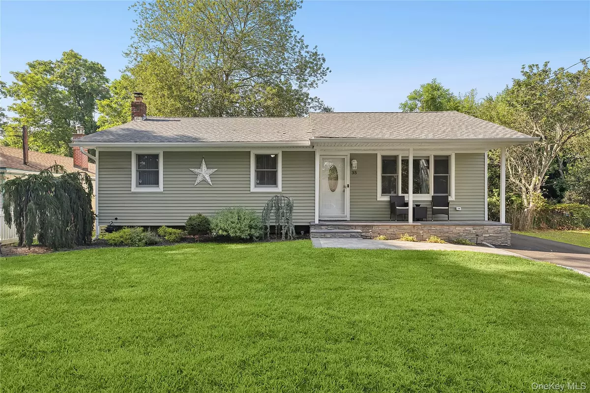 East Moriches, NY 11940,35 Harts RD