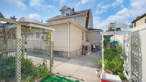Queens Village, NY 11428,222-26 93rd AVE