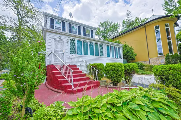 Holliswood, NY 11423,19512 McLaughlin AVE