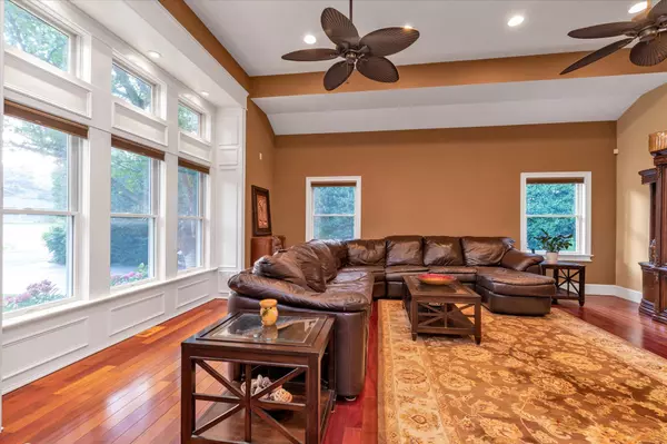 Northport, NY 11768,76 Timberpoint DR