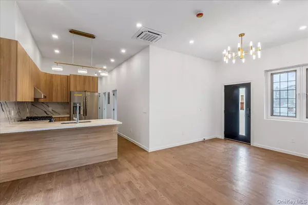 Ozone Park, NY 11417,150-33 Hawtree ST