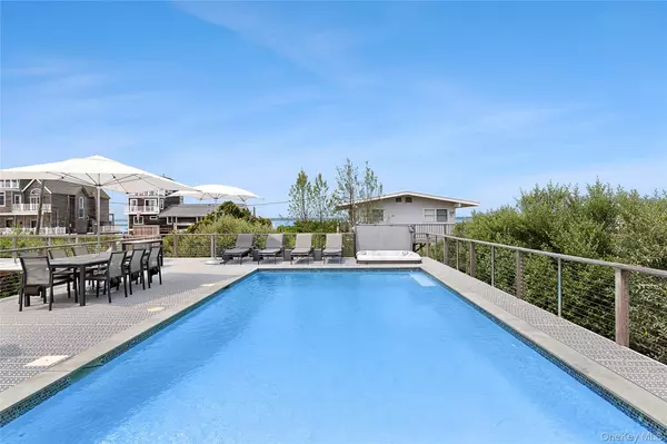 Westhampton Dunes, NY 11978,836 Dune RD #B