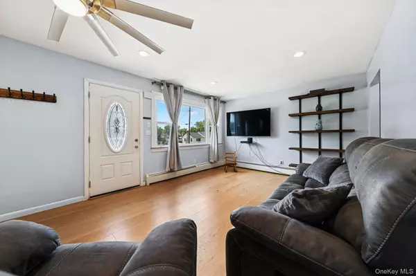 New Hampton, NY 10958,7 Bigert DR