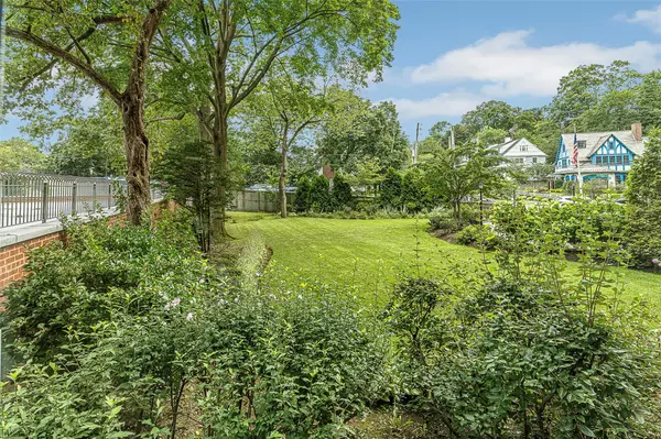 Bronxville, NY 10708,900 Palmer RD #1-E