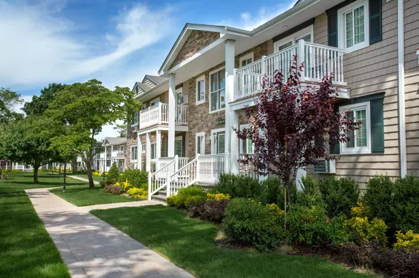 Patchogue, NY 11772,234 River AVE #60