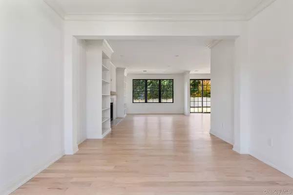 Jericho, NY 11753,16 Otsego PL