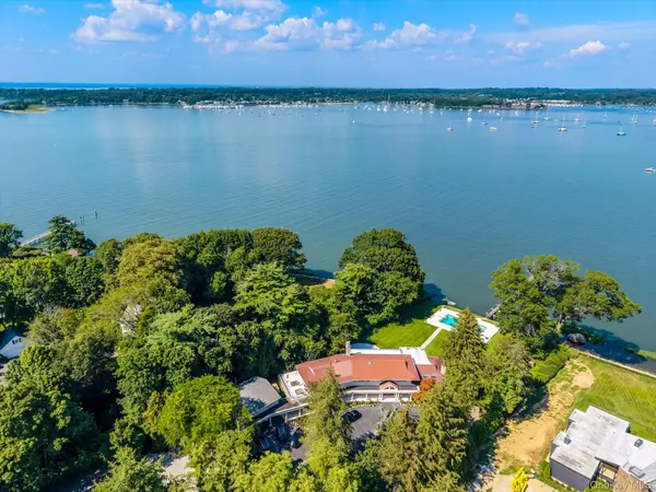 Great Neck, NY 11024,512 E Shore RD