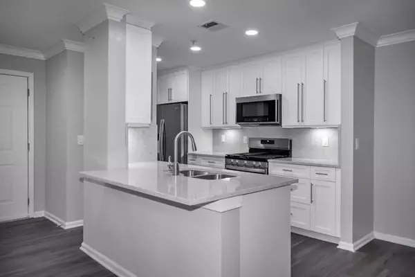 Coram, NY 11727,1 Charles Pond DR #2-231
