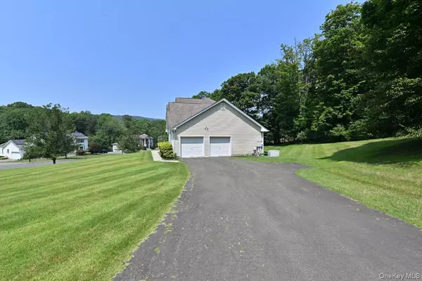 Suffern, NY 10901,14 Roble RD