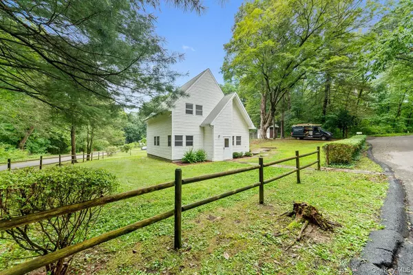 Cortlandt Manor, NY 10567,24 Skylark DR