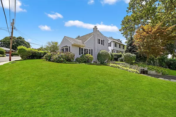 Yonkers, NY 10710,44 Standish AVE