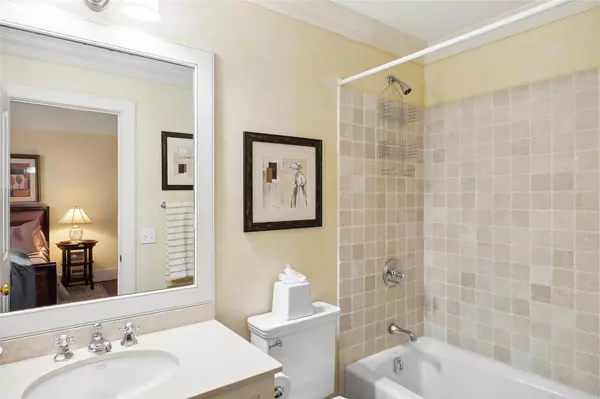 East Hampton, NY 11937,4 Barclay CT