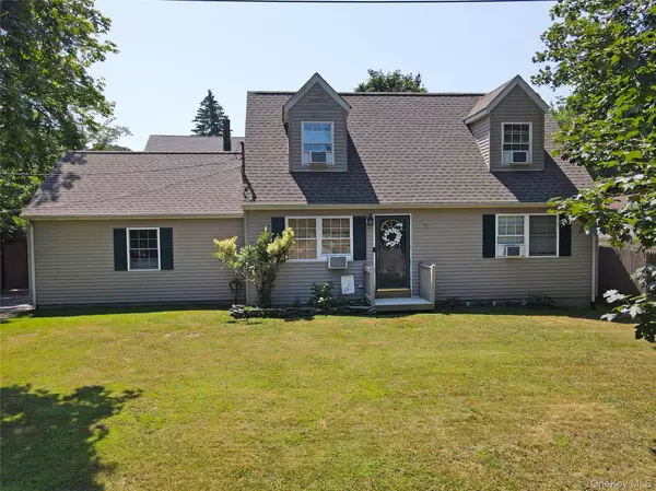 126 Beacon DR, Sound Beach, NY 11789