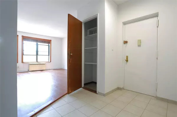 Brooklyn, NY 11217,385 Douglass ST #3B