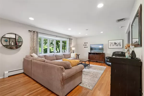 Suffern, NY 10901,27A Claremont LN