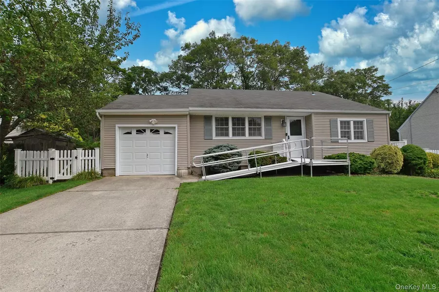 203 Sterling ST, Port Jefferson Station, NY 11776