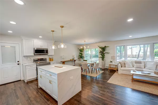 Smithtown, NY 11787,43 Sheppard LN