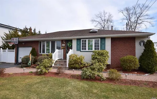 291 W 4th ST, Deer Park, NY 11729