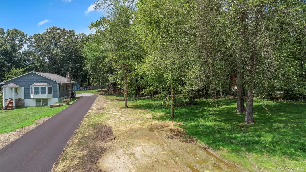 64 Baron De Hirsch RD, Crompond, NY 10517