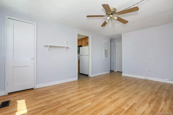 West Haverstraw, NY 10993,27 N Wayne AVE