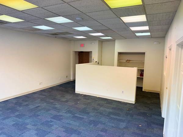 Yonkers, NY 10710,2150 Central Park AVE #201