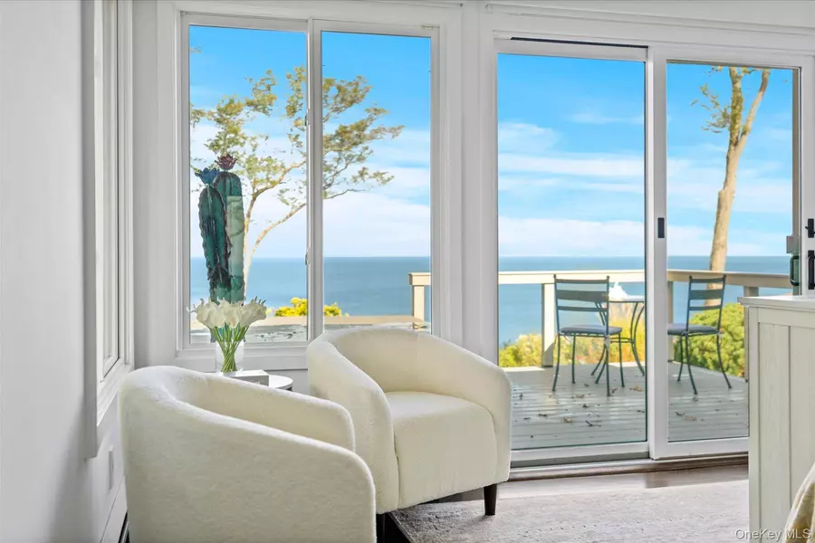 1 Dolphin WAY, Riverhead, NY 11901