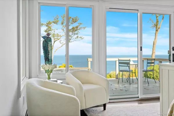 1 Dolphin WAY, Riverhead, NY 11901