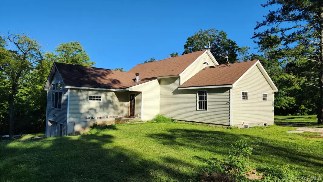 335 Clapp Hill RD, Lagrangeville, NY 12540