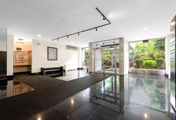 Forest Hills, NY 11375,72-10 112th ST #3/B